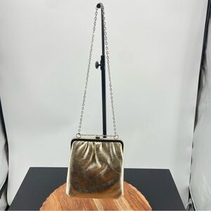 Vintage Lame’ Gold Metallic clutch Purse with Gold hardware clasp